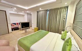 Red Rose Homestay - Rooms With Kitchenette